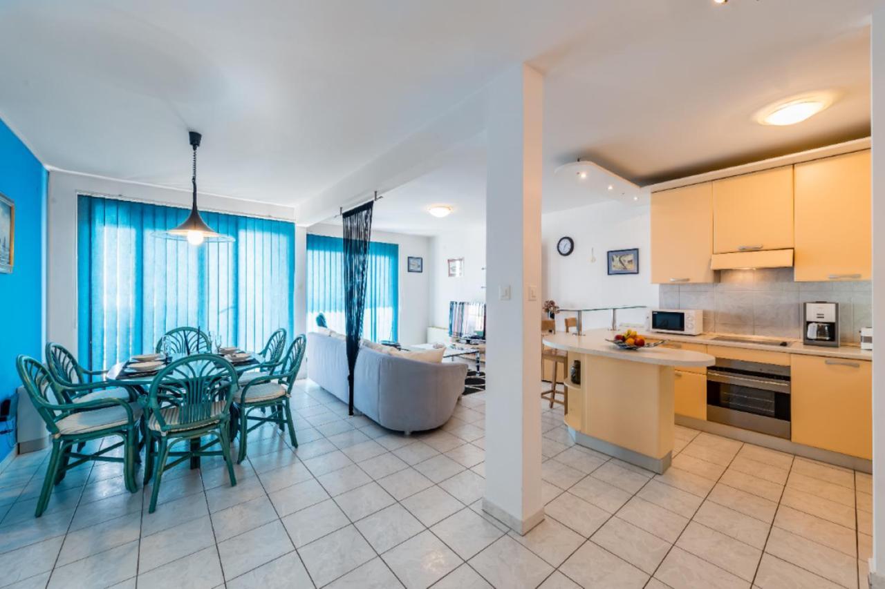 Sea View Apartment Reno W/Garage 斯普利特 外观 照片