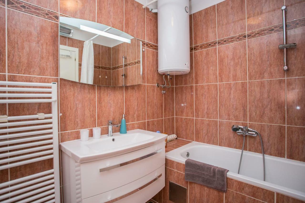 Sea View Apartment Reno W/Garage 斯普利特 外观 照片